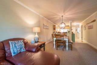 Riverfront home within walking distance of Helen - Helen - 0