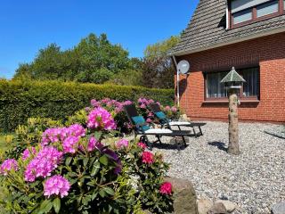Ferienwohnung im Erdgeschoss mit eingezäunten Garten und Terrasse - Aurich - 6