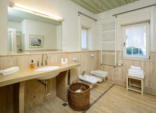 Elegant Brac Villa 4 Bedrooms Villa Shoreline Serenity Stunning Sea Views & Walking Distance To Beach Murvica - Murvica - 1