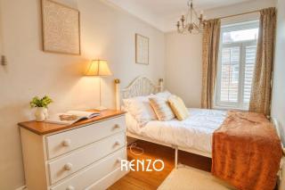 Cosy and Inviting 3-bed Home in Lincoln by Renzo, Stunning Design, Close to Lincoln Cathedral! - Lincolnshire - 8