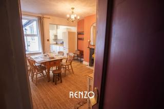 Cosy and Inviting 3-bed Home in Lincoln by Renzo, Stunning Design, Close to Lincoln Cathedral! - Lincolnshire - 4