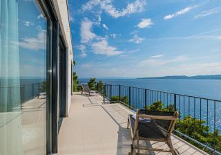 Beautiful Seafront Split Villa 9 Bedrooms Bellamar Vista Retreat Large Heated Infinity Pool Jacuzzi Makarska - Makarska - 6
