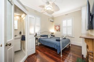 Crepe Myrtle Cottage - 3