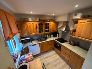 Downtown Historical House with Renovated apartments free P near - 3