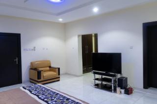 Pinnacle Holiday Home Five bedroom House - 4