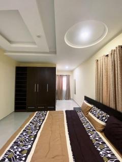 Pinnacle Holiday Home Five bedroom House - 2