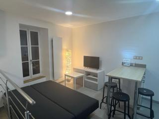Maison au pied du château + parking privé - 4