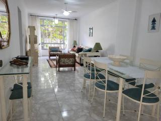 Apartamento no Centro de Pitangueiras, Guarujá - a 100m da Praia - 0