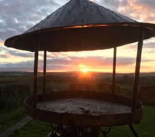 Cosy 3 Bed Cottage near 3 Peaks - Log Burner & Aga - 2