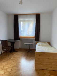 Ruhige 4 Zimmer EG-Wohnung Z1 - 0