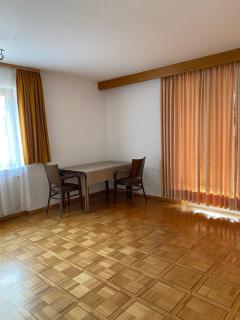 Ruhige 4 Zimmer EG-Wohnung Z1 - 8