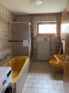 Ruhige 4 Zimmer EG-Wohnung Z1 - 5