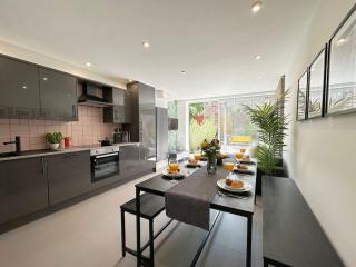 Chic 5-BR, all ensuites with TVs - Londra - 6
