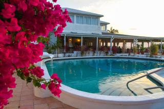 Trade Winds Hotel - 8
