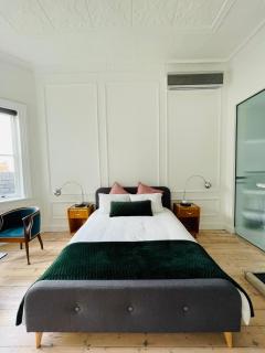 Suite Martinique at Slivington Manor - 9