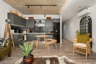 The Signature 102 - 6