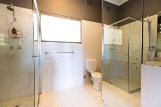 Beautiful 2 story Manor close to beach and all - 9