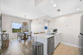 "Wine Down" - NEW GOLF CART - Chic 1-bedroom at Luau in Sandestin - Destin - 3