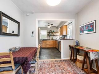 Casa Azul Near Alberta Arts - Dog Friendly - 4