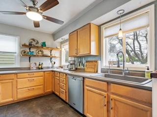 Casa Azul Near Alberta Arts - Dog Friendly - 3