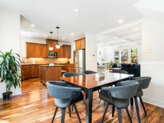 Urban NE PDX 3bd home plus bonus room, fenced yard and garage - 4