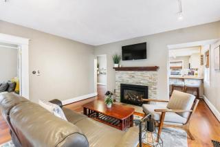 Dazzling 3bd, 2ba Home with Private Deck near Alberta - Portland - 9