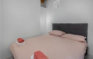 1 Bedroom Awesome Home In Dramalj - 5