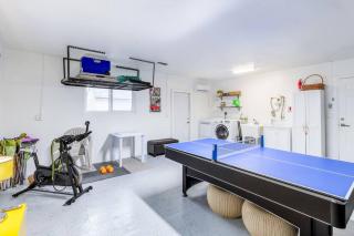 Casa Tropicana - Heated Pool, Game Room & Mins from beach - 2