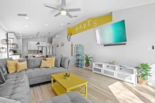 Luxurious Beach House, Private heated pool, Dedicated office, Mins walk to Beach & shops - Destin - 4