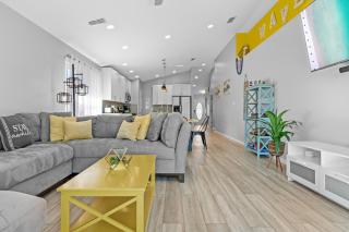 Luxurious Beach House, Private heated pool, Dedicated office, Mins walk to Beach & shops - Destin - 3