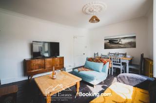 Three Bedroom House with FREE Parking by Primal Estates Short Lets in Brighton - FREE Parking for 1 Vehicle - Brighton & Hove - 4