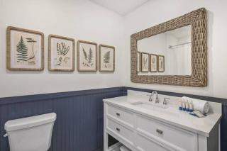 "Wine Down" - Studio in Luau II - 4