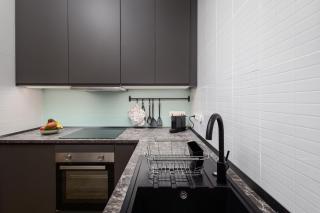 Central Studio Apartment - 4