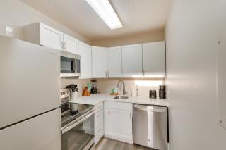 Walk to Ocean Condo with Pool and Hot Tub in PCB! - Panama City Beach - 1