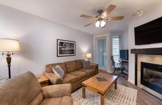 Premium Unit 3513- Fraser Crossing Founders Pointe condo - 8