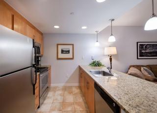 Premium Unit 3513- Fraser Crossing Founders Pointe condo - 7