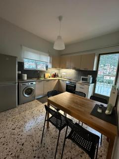 Happy Home - Leonidio - 4