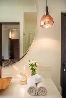 La Viola, 3BHK Villa with rooftop Jacuzzi, close to Anjuna & Vagator Beach with Private Pool, Kitchen, Terrace - 1