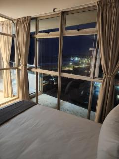 1204 Ten South Beach Apartment - Durban - 5