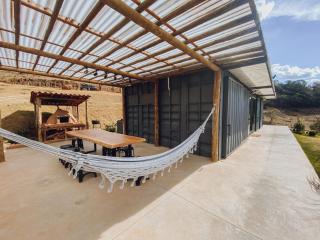 Casa Container com SPA e linda vista para a Serra da Mantiqueira - Bueno Brandão - 0
