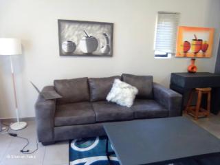 Waterfall Ridge Apartments - Kick back and Relax - Midrand - 8