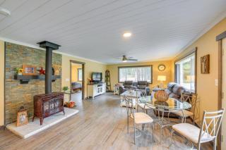 Scenic Priest Lake Vacation Rental Deck and Views! - 8