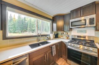 Scenic Priest Lake Vacation Rental Deck and Views! - 1