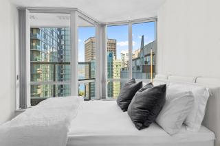 Downtown Luxury 1BR Coal Harbour - 8