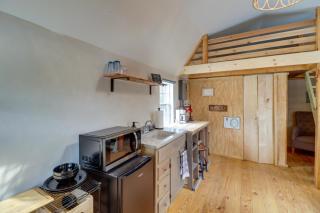 Cozy Higden Studio Close to Greers Ferry Lake! - Fairfield Bay - 4