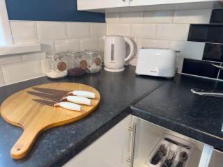 Thesiger Court Apartments - Free Private Parking - by Property Promise - Cardiff - 3