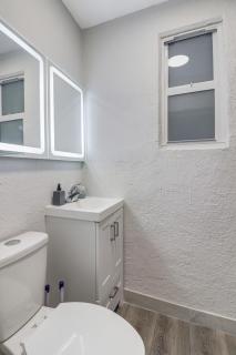 Spacious and luxurious home centrally located between Miami and Ft. Lauderdale - Miramar - 1