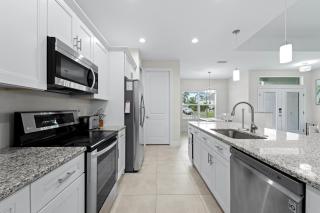 Modern Heated Pool Home Close To Downtown Shopping - North Port - 1