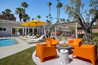 On The Rox- Luxury Refreshing Mid-Century Mod- Pool, Spa, Firepit, Outdoor Kitchen & More - 4