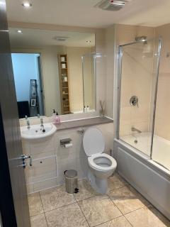 Luxury 1 or 2 bedroom Apartment Birmingham City Centre - Birmingham - 5